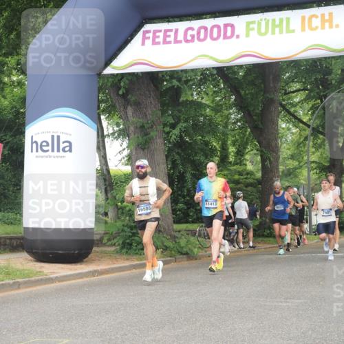 29.06.2025 - hella hamburg halbmarathon KatJ http://msf.ph/oto/8347144 29.06.2025 10:20:19 Zwischen KM18-KM19 3201, 7055 meine-sportfotos.de