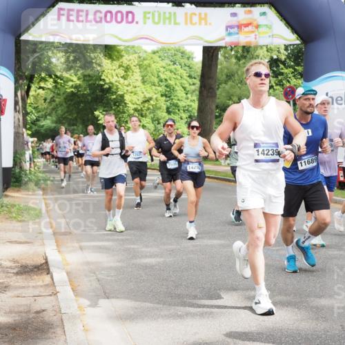 29.06.2025 - hella hamburg halbmarathon MichiJ http://msf.ph/oto/8347184 29.06.2025 10:40:42 Zwischen KM18-KM19 1267, 3334, 5077, 6723, 7509, 7918, 8335, 9032, 10549, 10724, 11009, 11333, 11689, 12607, 12910, 13033, 13297, 13865, 14239, 16467, 16780, 18418 meine-sportfotos.de