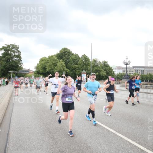 29.06.2025 - hella hamburg halbmarathon Jannik Wohlers http://msf.ph/oto/8347194 29.06.2025 10:56:19 Lombardsbrücke 2143, 2307, 2887, 2991, 3348, 3418, 3438, 3516, 3517, 3520, 3614, 4094, 4118, 4773, 5237, 5438, 5589, 5911, 5944, 6348, 6349, 7307, 7381, 8108, 8150, 8606, 8939, 8943, 9172, 9210, 9402, 9404, 9517, 9902, 9905, 9910, 10138, 10309, 10555, 10569, 10571, 10936, 11047, 11089, 11204, 12221, 12328, 12354, 12543, 12993, 13096, 13108, 13801, 13834, 14117, 14472, 14711, 14746, 15215, 15748, 15823, 16034, 17797, 18197 meine-sportfotos.de