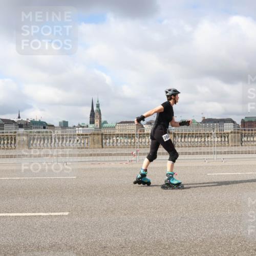 29.06.2025 - hella hamburg halbmarathon Lena Gebhardt http://msf.ph/oto/8347196 29.06.2025 09:09:10 Lombardsbrücke 268 meine-sportfotos.de