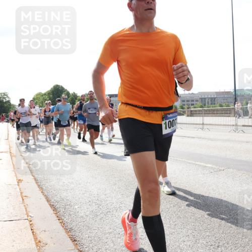 29.06.2025 - hella hamburg halbmarathon Lena Gebhardt http://msf.ph/oto/8347205 29.06.2025 10:00:56 Lombardsbrücke 68, 10271, 14577, 1007, 1130, 1568, 1583, 1611, 1726, 2236, 2354, 2363, 2474, 2490, 2936, 2982, 3059, 3141, 3400, 3625, 3740, 3794, 3983, 4068, 4238, 4579, 4616, 4708, 4767, 4945, 5033, 5418, 5643, 5870, 6138, 6147, 6443, 6487, 6531, 6714, 6757, 6835, 7658, 7757, 7759, 7761, 8255, 8326, 8478, 8632, 8923, 9124, 9553, 9555, 9577, 9932, 10074, 10188, 10271, 10599 meine-sportfotos.de