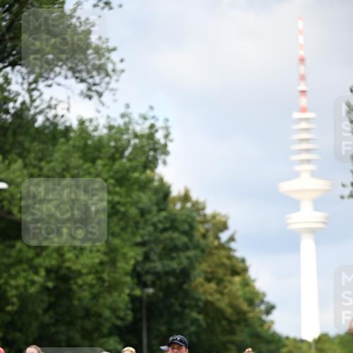 29.06.2025 - hella hamburg halbmarathon Dr. Thomas Lammeyer http://msf.ph/oto/8347211 29.06.2025 10:40:40 Kennedybrücke 1008, 1010, 1102, 1183, 1224, 1284, 3243, 3401, 3699, 3990, 4245, 4902, 4937, 5171, 5246, 5540, 5747, 5809, 5919, 6184, 6417, 8530, 8581, 9229, 9295, 9432, 9694, 9701, 10487, 10531, 10577, 10984 meine-sportfotos.de