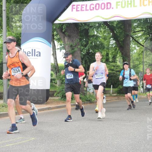 29.06.2025 - hella hamburg halbmarathon KatJ http://msf.ph/oto/8347213 29.06.2025 10:49:54 Zwischen KM18-KM19 1254, 1334, 1573, 1722, 1881, 3001, 3921, 4370, 4665, 5384, 5734 meine-sportfotos.de