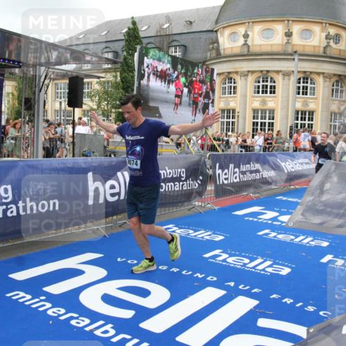 29.06.2025 - hella hamburg halbmarathon Michael Strokosch http://msf.ph/oto/8347221 29.06.2025 10:52:21 Ziel 4140, 4419, 4587, 4837, 5087, 5482, 6164, 7896, 9074, 13707, 15275, 15446, 16591, 17773 meine-sportfotos.de