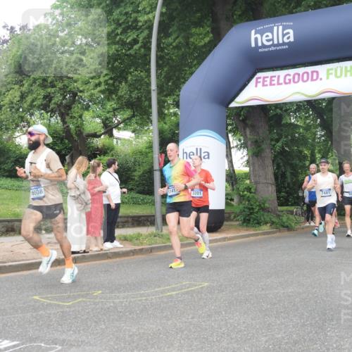 29.06.2025 - hella hamburg halbmarathon KatJ http://msf.ph/oto/8347259 29.06.2025 10:20:20 Zwischen KM18-KM19 3201, 7481 meine-sportfotos.de