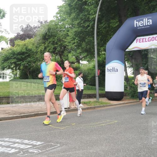 29.06.2025 - hella hamburg halbmarathon KatJ http://msf.ph/oto/8347334 29.06.2025 10:20:21 Zwischen KM18-KM19 3201, 5826, 7481 meine-sportfotos.de
