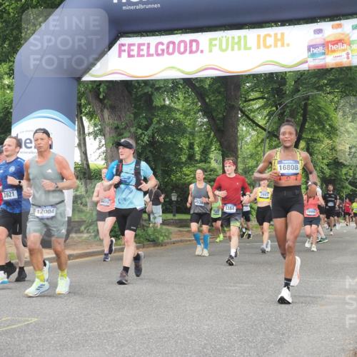29.06.2025 - hella hamburg halbmarathon KatJ http://msf.ph/oto/8347336 29.06.2025 10:49:55 Zwischen KM18-KM19 1254, 1334, 1573, 1881, 3001, 3921, 4538, 4665, 5384, 5734 meine-sportfotos.de