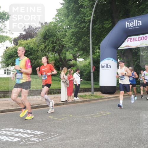 29.06.2025 - hella hamburg halbmarathon KatJ http://msf.ph/oto/8347361 29.06.2025 10:20:21 Zwischen KM18-KM19 3201, 5826, 7481 meine-sportfotos.de