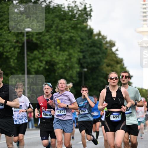 29.06.2025 - hella hamburg halbmarathon Dr. Thomas Lammeyer http://msf.ph/oto/8347363 29.06.2025 09:56:13 Kennedybrücke 1139, 1169, 1220, 1415, 1468, 1512, 1604, 2233, 3109, 3124, 3305, 4080, 4497, 4691, 4915, 5007, 5011, 5477, 6373, 7067, 7191, 7432, 7451, 7865, 7961, 8467, 8852, 9444, 10099, 10251, 10493, 10741, 10796 meine-sportfotos.de