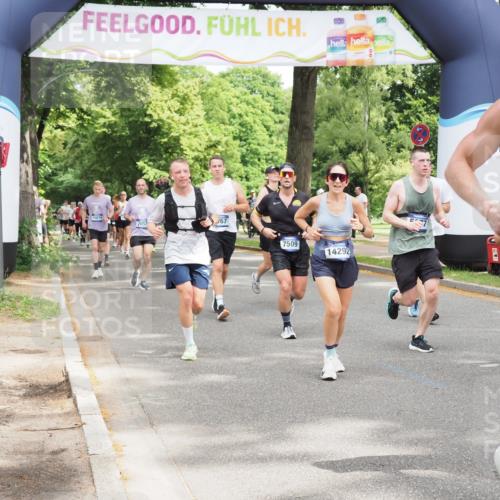 29.06.2025 - hella hamburg halbmarathon MichiJ http://msf.ph/oto/8347368 29.06.2025 10:40:43 Zwischen KM18-KM19 1267, 3334, 5077, 6723, 7509, 7918, 8335, 9032, 10549, 10724, 11009, 11333, 11689, 12607, 12910, 13297, 14239, 15497, 16467, 16780, 18418 meine-sportfotos.de