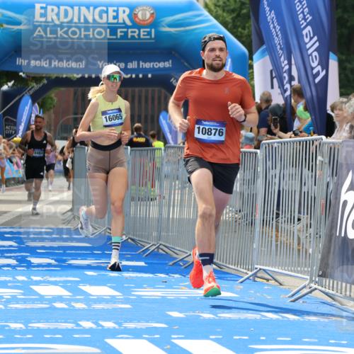 29.06.2025 - hella hamburg halbmarathon Strokosch-Dieckow http://msf.ph/oto/8347371 29.06.2025 10:32:15 Ziel 1894, 7272, 10484, 10876, 15826, 16065 meine-sportfotos.de