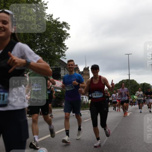29.06.2025 - hella hamburg halbmarathon Yannick Fuchs http://msf.ph/oto/8347385 29.06.2025 10:52:30 20KM 1319, 1833, 2159, 2250, 2619, 2711, 2996, 3251, 4550, 4767, 5675, 6592, 6860, 7659, 7856, 8089, 8392, 9156, 9230, 9353, 9553, 9555, 9835, 10020, 10268, 10319, 10518, 10539, 10703, 11394, 11605, 11808, 11846, 12378, 12495, 12734, 12735, 12809, 12879, 13287, 13512, 13654, 13694, 14355, 14673, 15197, 16189, 16206, 16409, 16924, 17531, 17665, 17814, 17839, 17931, 17967, 18556, 18682, 18727, 18833, 18985, 19002, 19003 meine-sportfotos.de