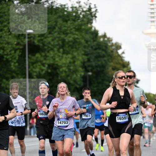 29.06.2025 - hella hamburg halbmarathon Dr. Thomas Lammeyer http://msf.ph/oto/8347404 29.06.2025 09:56:13 Kennedybrücke 1139, 1169, 1220, 1415, 1468, 1512, 1604, 2233, 3109, 3124, 3305, 4080, 4497, 4691, 4915, 5007, 5011, 5477, 6373, 7067, 7191, 7432, 7451, 7865, 7961, 8467, 8852, 9444, 10099, 10251, 10493, 10741, 10796 meine-sportfotos.de