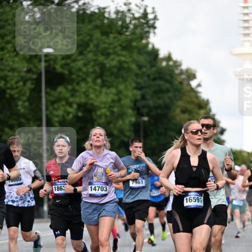29.06.2025 - hella hamburg halbmarathon Dr. Thomas Lammeyer http://msf.ph/oto/8347419 29.06.2025 09:56:13 Kennedybrücke 1139, 1169, 1220, 1415, 1468, 1512, 1604, 2233, 3109, 3124, 3305, 4080, 4497, 4691, 4915, 5007, 5011, 5477, 6373, 7067, 7191, 7432, 7451, 7865, 7961, 8467, 8852, 9444, 10099, 10251, 10493, 10741, 10796 meine-sportfotos.de