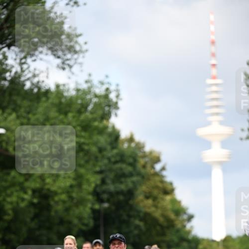 29.06.2025 - hella hamburg halbmarathon Dr. Thomas Lammeyer http://msf.ph/oto/8347434 29.06.2025 10:40:41 Kennedybrücke 1008, 1010, 1102, 1183, 1224, 1284, 3243, 3401, 3699, 3990, 4245, 4902, 4937, 5171, 5246, 5540, 5747, 5809, 5919, 6184, 6417, 7632, 8530, 8581, 9229, 9295, 9432, 9694, 9701, 9806, 10487, 10531, 10577, 10984 meine-sportfotos.de