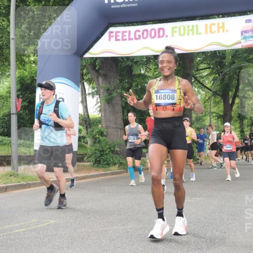 29.06.2025 - hella hamburg halbmarathon KatJ http://msf.ph/oto/8347438 29.06.2025 10:49:56 Zwischen KM18-KM19 1254, 1334, 1573, 1881, 2683, 3001, 3921, 4538, 4665, 5384 meine-sportfotos.de