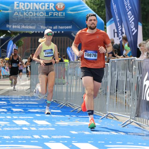29.06.2025 - hella hamburg halbmarathon Strokosch-Dieckow http://msf.ph/oto/8347445 29.06.2025 10:32:15 Ziel 1894, 7272, 10484, 10876, 15826, 16065 meine-sportfotos.de