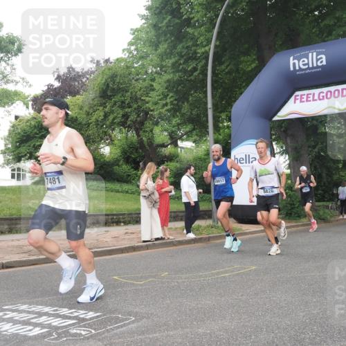 29.06.2025 - hella hamburg halbmarathon KatJ http://msf.ph/oto/8347448 29.06.2025 10:20:22 Zwischen KM18-KM19 3201, 5826, 7481 meine-sportfotos.de