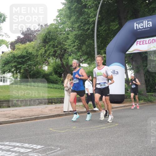 29.06.2025 - hella hamburg halbmarathon KatJ http://msf.ph/oto/8347475 29.06.2025 10:20:23 Zwischen KM18-KM19 3201, 5826, 7481 meine-sportfotos.de