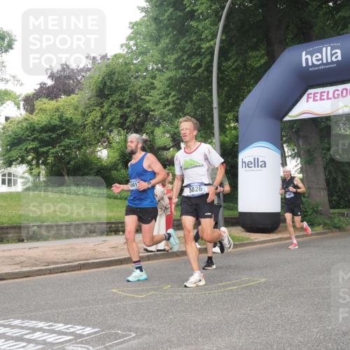 29.06.2025 - hella hamburg halbmarathon KatJ http://msf.ph/oto/8347483 29.06.2025 10:20:23 Zwischen KM18-KM19 3201, 5826, 7481 meine-sportfotos.de