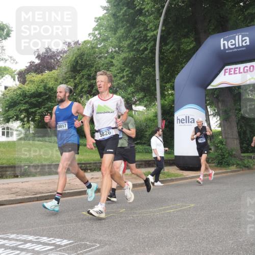 29.06.2025 - hella hamburg halbmarathon KatJ http://msf.ph/oto/8347504 29.06.2025 10:20:23 Zwischen KM18-KM19 3201, 5826, 7481 meine-sportfotos.de