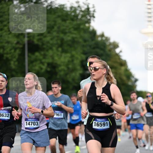 29.06.2025 - hella hamburg halbmarathon Dr. Thomas Lammeyer http://msf.ph/oto/8347547 29.06.2025 09:56:14 Kennedybrücke 1139, 1169, 1220, 1415, 1468, 1512, 1604, 2233, 3109, 3124, 3305, 4080, 4497, 4691, 4915, 5007, 5011, 5477, 6373, 7067, 7191, 7432, 7451, 7865, 7961, 8467, 8852, 10099, 10251, 10741, 10796 meine-sportfotos.de