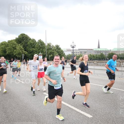 29.06.2025 - hella hamburg halbmarathon Jannik Wohlers http://msf.ph/oto/8347627 29.06.2025 10:56:23 Lombardsbrücke 2887, 2932, 2991, 3348, 3387, 3418, 3438, 3516, 3517, 3614, 4094, 4118, 5589, 5911, 5944, 6348, 6349, 7381, 8150, 8197, 8939, 8943, 9172, 9210, 9402, 9404, 9517, 9902, 9905, 9910, 10138, 10309, 10450, 10571, 10632, 10936, 11047, 11089, 11204, 12328, 12345, 12354, 12993, 13108, 13273, 13671, 13801, 13834, 14117, 14472, 14711, 14746, 15215, 15630, 15748, 15823, 18197 meine-sportfotos.de