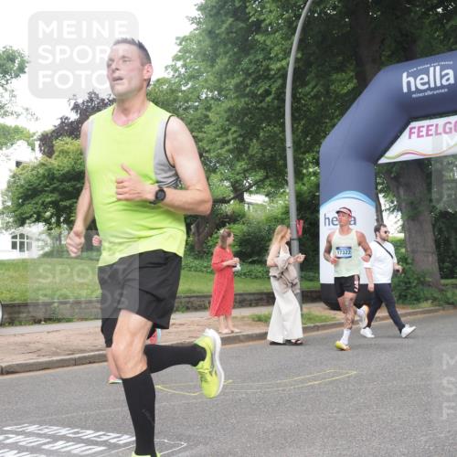 29.06.2025 - hella hamburg halbmarathon KatJ http://msf.ph/oto/8347692 29.06.2025 10:20:25 Zwischen KM18-KM19 2851, 3201, 5826, 7481 meine-sportfotos.de