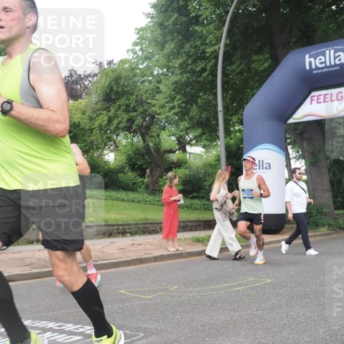 29.06.2025 - hella hamburg halbmarathon KatJ http://msf.ph/oto/8347703 29.06.2025 10:20:25 Zwischen KM18-KM19 2851, 3201, 5826, 7481 meine-sportfotos.de