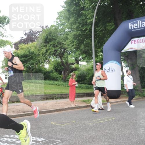 29.06.2025 - hella hamburg halbmarathon KatJ http://msf.ph/oto/8347722 29.06.2025 10:20:25 Zwischen KM18-KM19 2851, 3201, 5826, 7481 meine-sportfotos.de