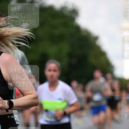 29.06.2025 - hella hamburg halbmarathon Dr. Thomas Lammeyer http://msf.ph/oto/8347765 29.06.2025 09:56:15 Kennedybrücke 1139, 1169, 1220, 1415, 1468, 1512, 1604, 2233, 3109, 3124, 3305, 4080, 4497, 4691, 4915, 5007, 5011, 5476, 5477, 7067, 7191, 7432, 7451, 7865, 7961, 8467, 8852, 10099, 10251, 10741, 10796 meine-sportfotos.de