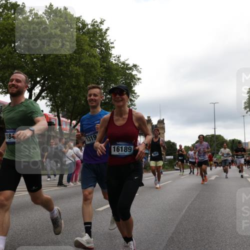 29.06.2025 - hella hamburg halbmarathon Yannick Fuchs http://msf.ph/oto/8347777 29.06.2025 10:52:31 20KM 1319, 1833, 2159, 2250, 2619, 2711, 2996, 4550, 4767, 5675, 6592, 6860, 7659, 7856, 8089, 8392, 9156, 9230, 9353, 9553, 9555, 9835, 10020, 10268, 10319, 10518, 10539, 10703, 11394, 11605, 11808, 11846, 12495, 12734, 12735, 12809, 13287, 13512, 13654, 13694, 14355, 14673, 15197, 16189, 16206, 16409, 16922, 16924, 17531, 17665, 17782, 17814, 17839, 17931, 17967, 18556, 18682, 18727, 18833, 18985, 19002, 19003 meine-sportfotos.de