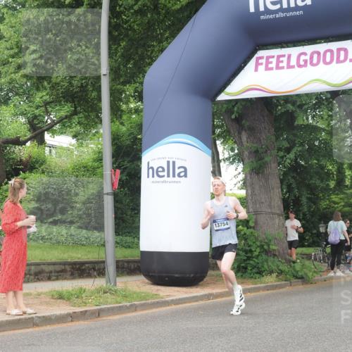 29.06.2025 - hella hamburg halbmarathon KatJ http://msf.ph/oto/8347788 29.06.2025 10:20:28 Zwischen KM18-KM19 2851, 5826, 7481 meine-sportfotos.de