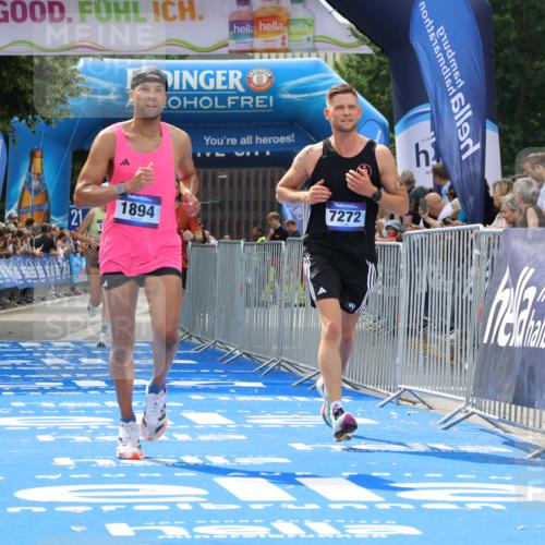 29.06.2025 - hella hamburg halbmarathon Strokosch-Dieckow http://msf.ph/oto/8347803 29.06.2025 10:32:13 Ziel 1894, 7272, 10876, 15826, 16065, 16736 meine-sportfotos.de