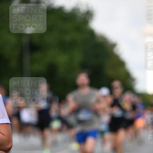 29.06.2025 - hella hamburg halbmarathon Dr. Thomas Lammeyer http://msf.ph/oto/8347832 29.06.2025 09:56:17 Kennedybrücke 1139, 1169, 1220, 1415, 1468, 1512, 2233, 3109, 3124, 4080, 4497, 4691, 4915, 5007, 5011, 5476, 5477, 7067, 7191, 7325, 7432, 7451, 7843, 7865, 7961, 8467, 8852, 9081, 10000, 10099, 10251, 10741, 10796 meine-sportfotos.de