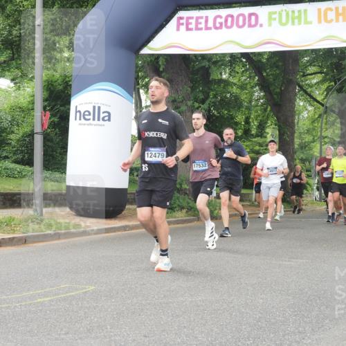 29.06.2025 - hella hamburg halbmarathon KatJ http://msf.ph/oto/8347839 29.06.2025 10:50:05 Zwischen KM18-KM19 1427, 1464, 7243 meine-sportfotos.de