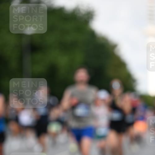 29.06.2025 - hella hamburg halbmarathon Dr. Thomas Lammeyer http://msf.ph/oto/8347840 29.06.2025 09:56:17 Kennedybrücke 1139, 1169, 1220, 1415, 1468, 1512, 2233, 3109, 3124, 4080, 4497, 4691, 4915, 5007, 5011, 5476, 5477, 7067, 7191, 7325, 7432, 7451, 7843, 7865, 7961, 8467, 8852, 9081, 10000, 10099, 10251, 10741, 10796 meine-sportfotos.de