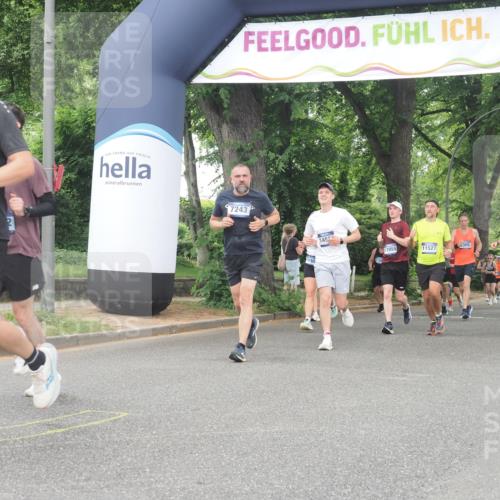 29.06.2025 - hella hamburg halbmarathon KatJ http://msf.ph/oto/8347887 29.06.2025 10:50:06 Zwischen KM18-KM19 1427, 7243 meine-sportfotos.de