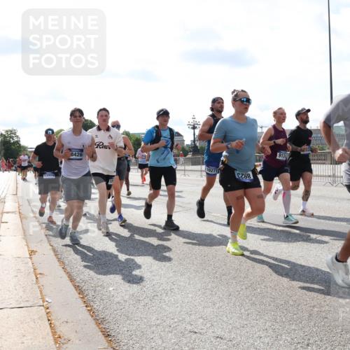 29.06.2025 - hella hamburg halbmarathon Lena Gebhardt http://msf.ph/oto/8347903 29.06.2025 10:00:59 Lombardsbrücke 12809, 8426, 10271, 68, 912, 14577, 1130, 1420, 1568, 1583, 1611, 1726, 2236, 2354, 2363, 2474, 2490, 2936, 3059, 3141, 3625, 3740, 3983, 4068, 4238, 4249, 4616, 4708, 5033, 5418, 5870, 6138, 6147, 6443, 6487, 6531, 6714, 6757, 6835, 7658, 7757, 7759, 7761, 7846, 8045, 8046, 8255, 8326, 8478, 8632, 8923, 9124, 9553, 9555, 9577, 9932, 10074, 10188, 10271, 10383, 10599 meine-sportfotos.de