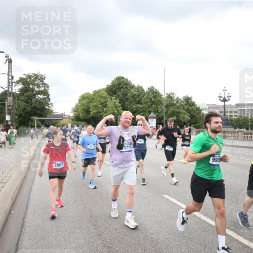 29.06.2025 - hella hamburg halbmarathon Jannik Wohlers http://msf.ph/oto/8347940 29.06.2025 10:56:27 Lombardsbrücke 1207, 2932, 3348, 3387, 3418, 3485, 3516, 3517, 4094, 4118, 4568, 4569, 5589, 5911, 5944, 6284, 6348, 6349, 7381, 7416, 7417, 8150, 8197, 9172, 9210, 9402, 9404, 9517, 9902, 9905, 10016, 10138, 10309, 10450, 10632, 11047, 12328, 12345, 12354, 12828, 12993, 13108, 13194, 13273, 13276, 13671, 13801, 13834, 14117, 14472, 14711, 15215, 15630, 15748, 15823 meine-sportfotos.de