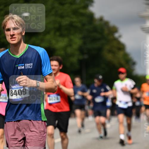 29.06.2025 - hella hamburg halbmarathon Dr. Thomas Lammeyer http://msf.ph/oto/8347950 29.06.2025 10:18:22 Kennedybrücke 1071, 1131, 1406, 1480, 2990, 3020, 3025, 3154, 3728, 3756, 3834, 3939, 5191, 5546, 5670, 6028, 6083, 6366, 6717, 7209, 7442, 7802, 7840, 7991, 8001, 8055, 8147, 8409, 9173, 9663, 9845, 10224, 10610, 10977, 11355 meine-sportfotos.de