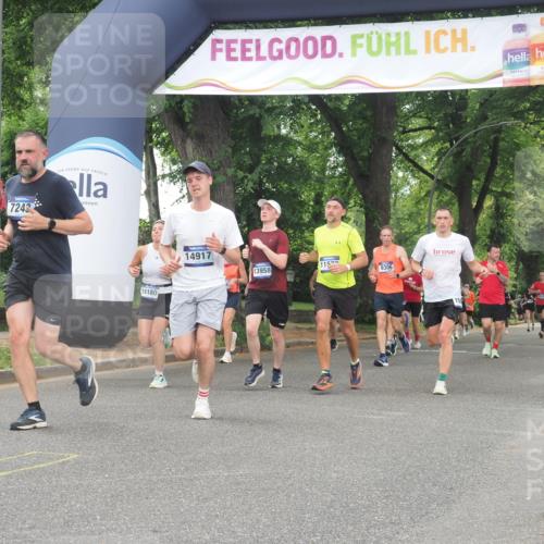 29.06.2025 - hella hamburg halbmarathon KatJ http://msf.ph/oto/8347986 29.06.2025 10:50:07 Zwischen KM18-KM19 1427, 7243 meine-sportfotos.de