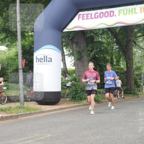 29.06.2025 - hella hamburg halbmarathon KatJ http://msf.ph/oto/8347990 29.06.2025 10:20:31 Zwischen KM18-KM19 2460, 2851, 7880 meine-sportfotos.de