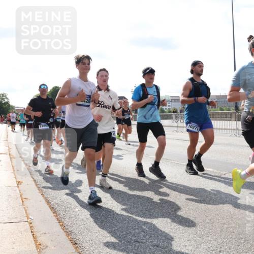 29.06.2025 - hella hamburg halbmarathon Lena Gebhardt http://msf.ph/oto/8348079 29.06.2025 10:00:59 Lombardsbrücke 12809, 426, 6147, 10271, 1534, 1130, 1420, 1568, 1583, 1611, 1726, 2236, 2354, 2363, 2474, 2490, 2936, 3059, 3141, 3625, 3740, 3983, 4068, 4238, 4249, 4616, 4708, 5033, 5418, 5870, 6138, 6147, 6443, 6487, 6531, 6714, 6757, 6835, 7658, 7757, 7759, 7761, 7846, 8045, 8046, 8255, 8326, 8478, 8632, 8923, 9124, 9553, 9555, 9577, 9932, 10074, 10188, 10271, 10383, 10599 meine-sportfotos.de