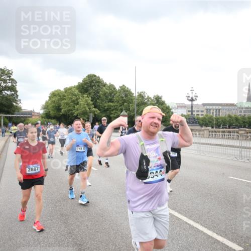 29.06.2025 - hella hamburg halbmarathon Jannik Wohlers http://msf.ph/oto/8348083 29.06.2025 10:56:27 Lombardsbrücke 1207, 2932, 3348, 3387, 3418, 3485, 3516, 3517, 4094, 4118, 4568, 4569, 5589, 5911, 5944, 6284, 6348, 6349, 7381, 7416, 7417, 8150, 8197, 9172, 9210, 9402, 9404, 9517, 9902, 9905, 10016, 10138, 10309, 10450, 10632, 11047, 12328, 12345, 12354, 12828, 12993, 13108, 13194, 13273, 13276, 13671, 13801, 13834, 14117, 14472, 14711, 15215, 15630, 15748, 15823 meine-sportfotos.de