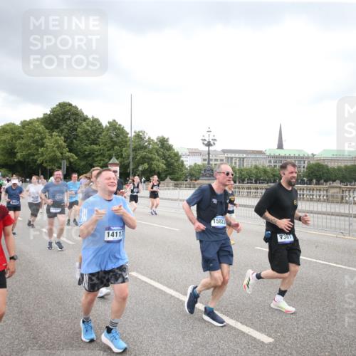 29.06.2025 - hella hamburg halbmarathon Jannik Wohlers http://msf.ph/oto/8348103 29.06.2025 10:56:28 Lombardsbrücke 1207, 2932, 3348, 3387, 3418, 3485, 3516, 3517, 4094, 4118, 4568, 4569, 5589, 5911, 5944, 6284, 6348, 6349, 7381, 7416, 7417, 7964, 8150, 8197, 9172, 9210, 9402, 9404, 9517, 9902, 9905, 10016, 10138, 10309, 10450, 10632, 11047, 12328, 12345, 12354, 12828, 12829, 12993, 13194, 13273, 13276, 13671, 13801, 13834, 14117, 14472, 14711, 15215, 15499, 15630, 15748, 15823 meine-sportfotos.de