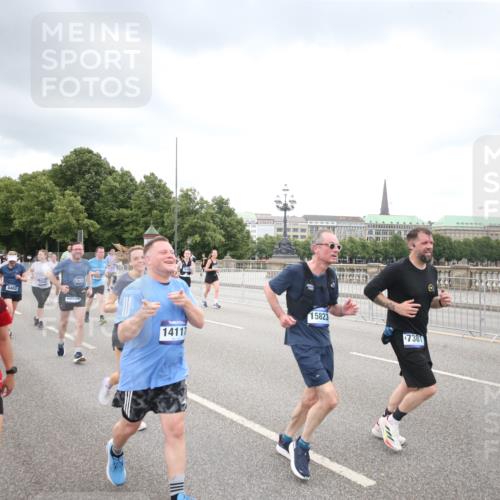 29.06.2025 - hella hamburg halbmarathon Jannik Wohlers http://msf.ph/oto/8348115 29.06.2025 10:56:28 Lombardsbrücke 1207, 2932, 3348, 3387, 3418, 3485, 3516, 3517, 4094, 4118, 4568, 4569, 5589, 5911, 5944, 6284, 6348, 6349, 7381, 7416, 7417, 7964, 8150, 8197, 9172, 9210, 9402, 9404, 9517, 9902, 9905, 10016, 10138, 10309, 10450, 10632, 11047, 12328, 12345, 12354, 12828, 12829, 12993, 13194, 13273, 13276, 13671, 13801, 13834, 14117, 14472, 14711, 15215, 15499, 15630, 15748, 15823 meine-sportfotos.de