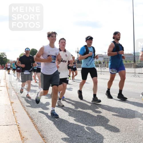 29.06.2025 - hella hamburg halbmarathon Lena Gebhardt http://msf.ph/oto/8348123 29.06.2025 10:00:59 Lombardsbrücke 12809, 825, 126, 6147, 10271, 1130, 1420, 1568, 1583, 1611, 1726, 2236, 2354, 2363, 2474, 2490, 2936, 3059, 3141, 3625, 3740, 3983, 4068, 4238, 4249, 4616, 4708, 5033, 5418, 5870, 6138, 6147, 6443, 6487, 6531, 6714, 6757, 6835, 7658, 7757, 7759, 7761, 7846, 8045, 8046, 8255, 8326, 8478, 8632, 8923, 9124, 9553, 9555, 9577, 9932, 10074, 10188, 10271, 10383, 10599 meine-sportfotos.de
