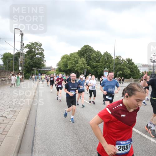 29.06.2025 - hella hamburg halbmarathon Jannik Wohlers http://msf.ph/oto/8348137 29.06.2025 10:56:29 Lombardsbrücke 1207, 2932, 3348, 3387, 3418, 3485, 3516, 3517, 4094, 4118, 4568, 4569, 5589, 5944, 6284, 6348, 6349, 7381, 7416, 7417, 7964, 8150, 8197, 9172, 9210, 9402, 9404, 9517, 9902, 9905, 10016, 10138, 10309, 10450, 10632, 11047, 12328, 12345, 12354, 12828, 12829, 12993, 13194, 13273, 13276, 13671, 13801, 13834, 14117, 14472, 15215, 15499, 15630, 15748, 15823 meine-sportfotos.de