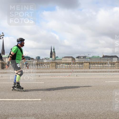 29.06.2025 - hella hamburg halbmarathon Lena Gebhardt http://msf.ph/oto/8348185 29.06.2025 09:09:13 Lombardsbrücke 8 meine-sportfotos.de